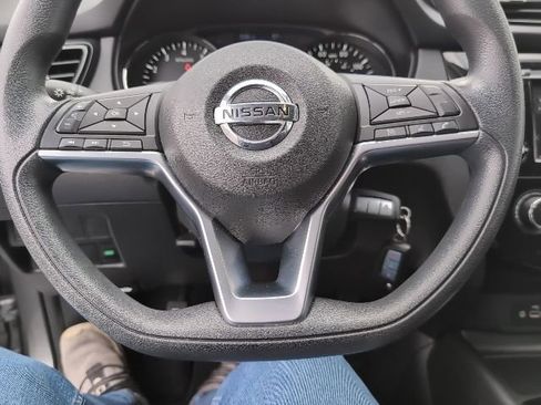 Used 2019 Nissan Rogue Sport S image 11