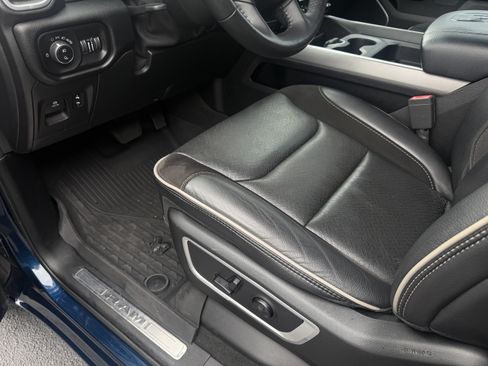 Used 2021 RAM 1500 Laramie w/ Sport Appearance Package AWD/4WD image 12