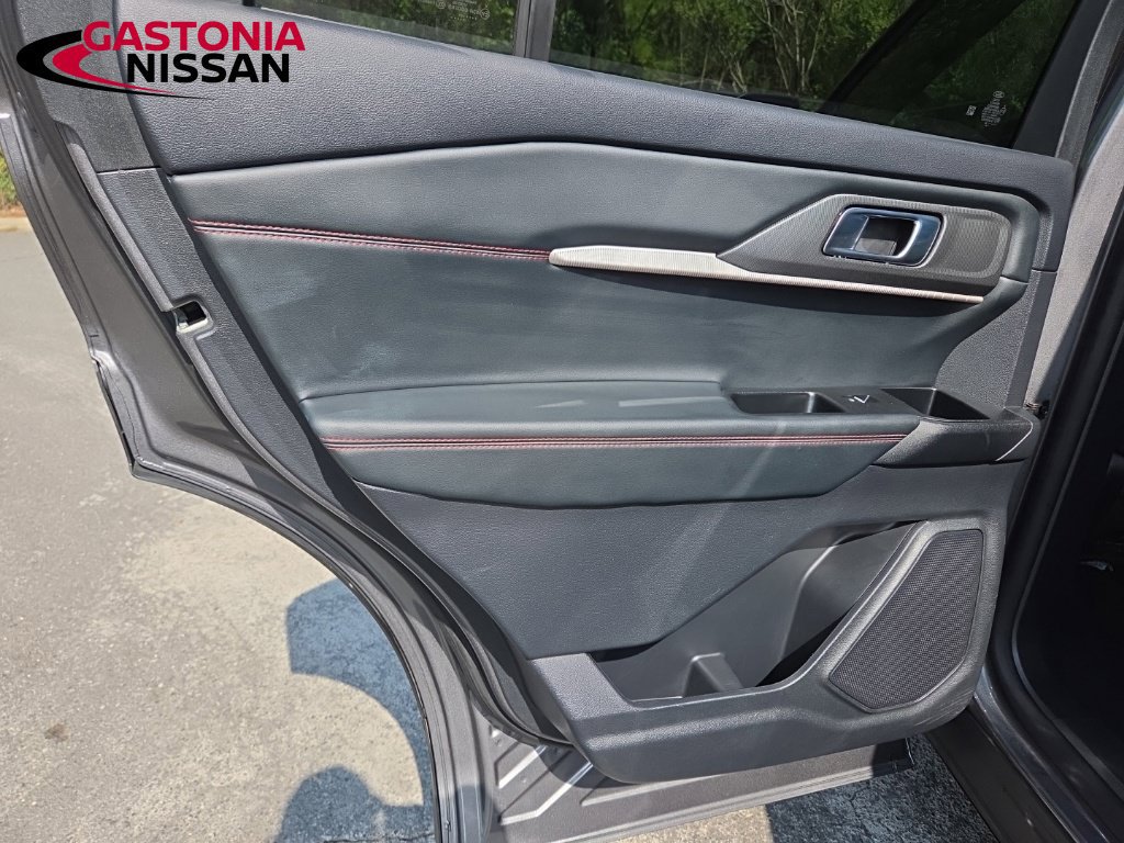Used 2025 Ford Explorer ST-Line AWD/4WD image 32