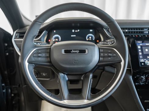 New 2025 Jeep Grand Cherokee Laredo X w/ Luxury Tech Group I image 26