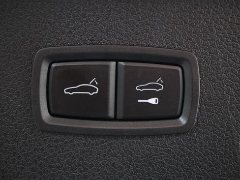Used 2024 Porsche Macan AWD/4WD image 26
