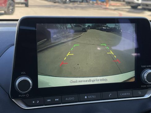 Used 2024 Nissan Sentra SV image 19