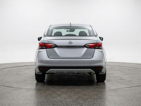 Used 2025 Nissan Versa SV image 7