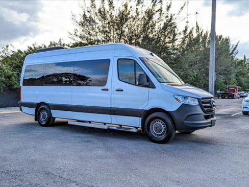 Used 2019 Mercedes-Benz Sprinter 2500 w/ Driver Convenience Package image 11