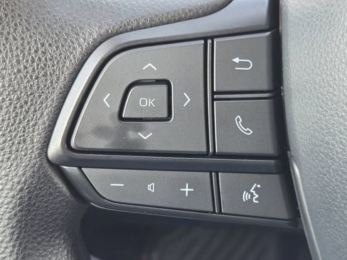 Used 2025 Toyota Sienna LE FWD image 24