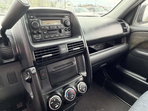 Used 2005 Honda CR-V LX image 11