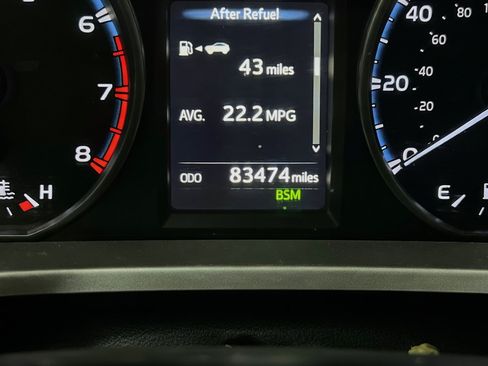 Used 2018 Toyota RAV4 XLE AWD/4WD image 8