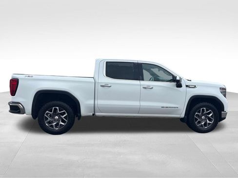Used 2022 GMC Sierra 1500 SLT AWD/4WD image 17