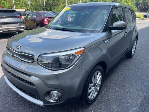 Used 2019 Kia Soul + image 12