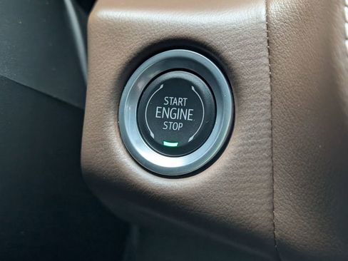 Used 2024 Chevrolet Tahoe High Country AWD/4WD image 13