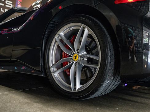 Used 2018 Ferrari 488 Spider RWD image 14
