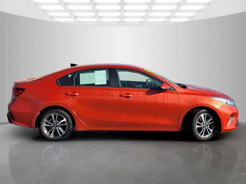 Used 2024 Kia Forte LXS w/ LXS Technology Package image 3
