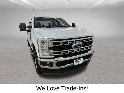 Used 2023 Ford F250 XLT w/ Snow Plow/Camper Package AWD/4WD image 3