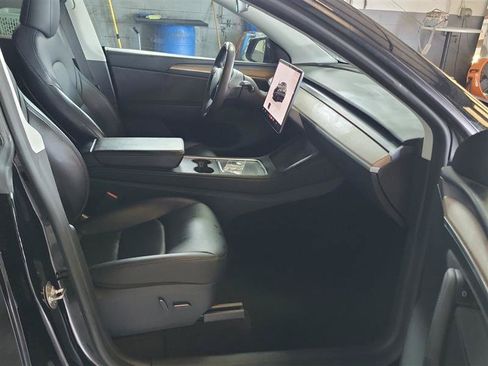 Used 2023 Tesla Model Y Performance AWD/4WD image 9