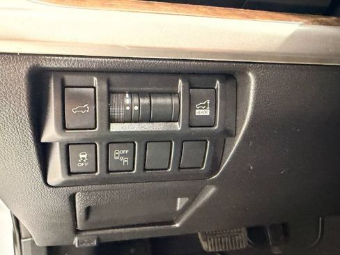 Used 2018 Subaru Outback 2.5i Limited AWD/4WD image 34