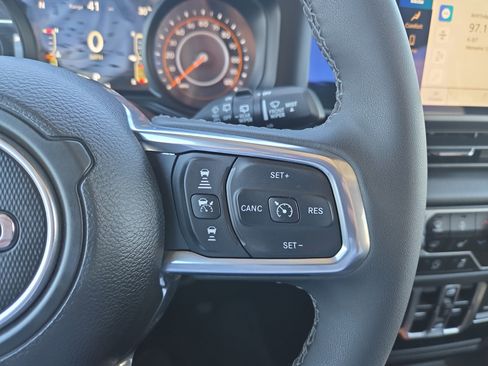 Certified 2025 Jeep Wrangler Sahara image 12