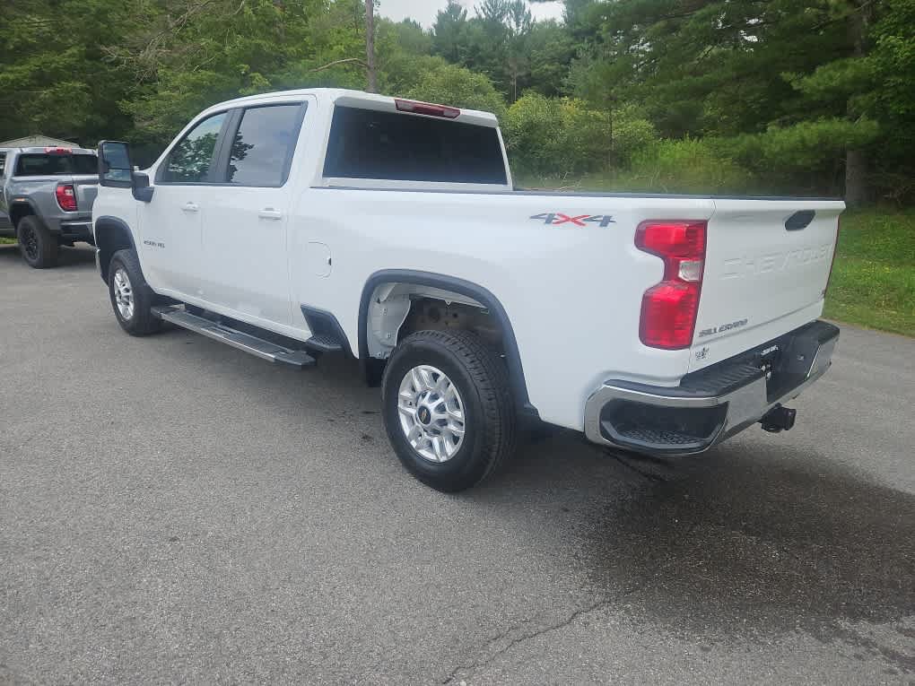 Used 2025 Chevrolet Silverado 2500 LT w/ Convenience Package AWD/4WD image 3