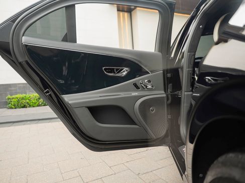 Used 2024 Bentley Flying Spur W12 AWD/4WD image 10