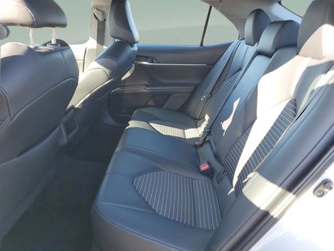 Used 2024 Toyota Camry SE image 12