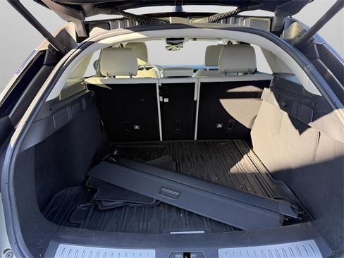 Used 2020 Land Rover Range Rover Velar S image 7