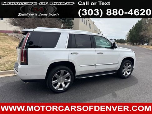 Used 2019 Cadillac Escalade Luxury image 4