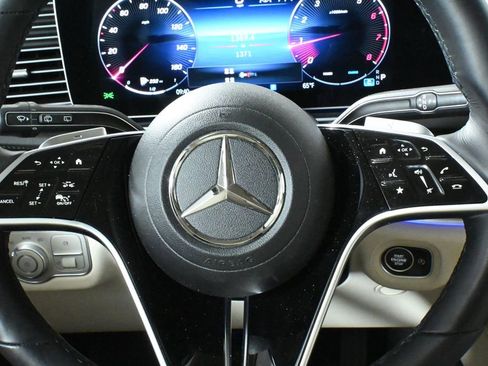 Used 2026 Mercedes-Benz GLS 450 4MATIC image 18