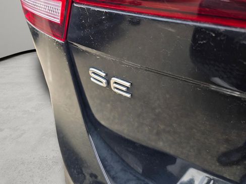 Used 2022 Volkswagen Tiguan SE R-Line image 29