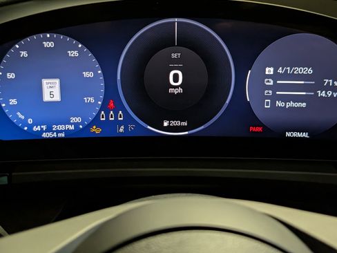 Certified 2025 Porsche Macan Electric image 27