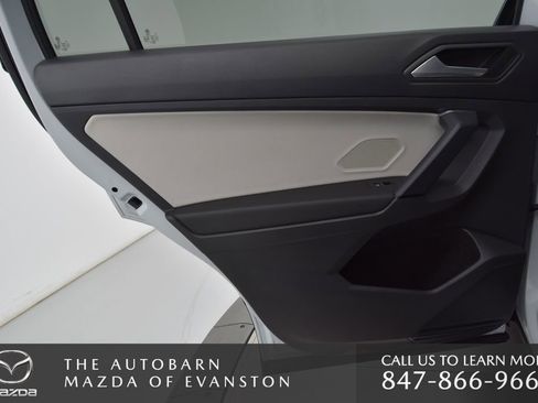Used 2019 Volkswagen Tiguan SE w/ Panoramic Sunroof Package image 32