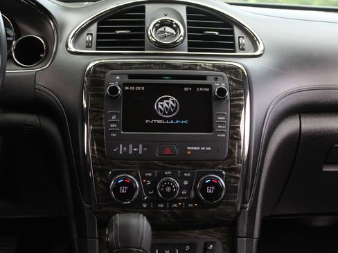 Used 2013 Buick Enclave Leather FWD image 18