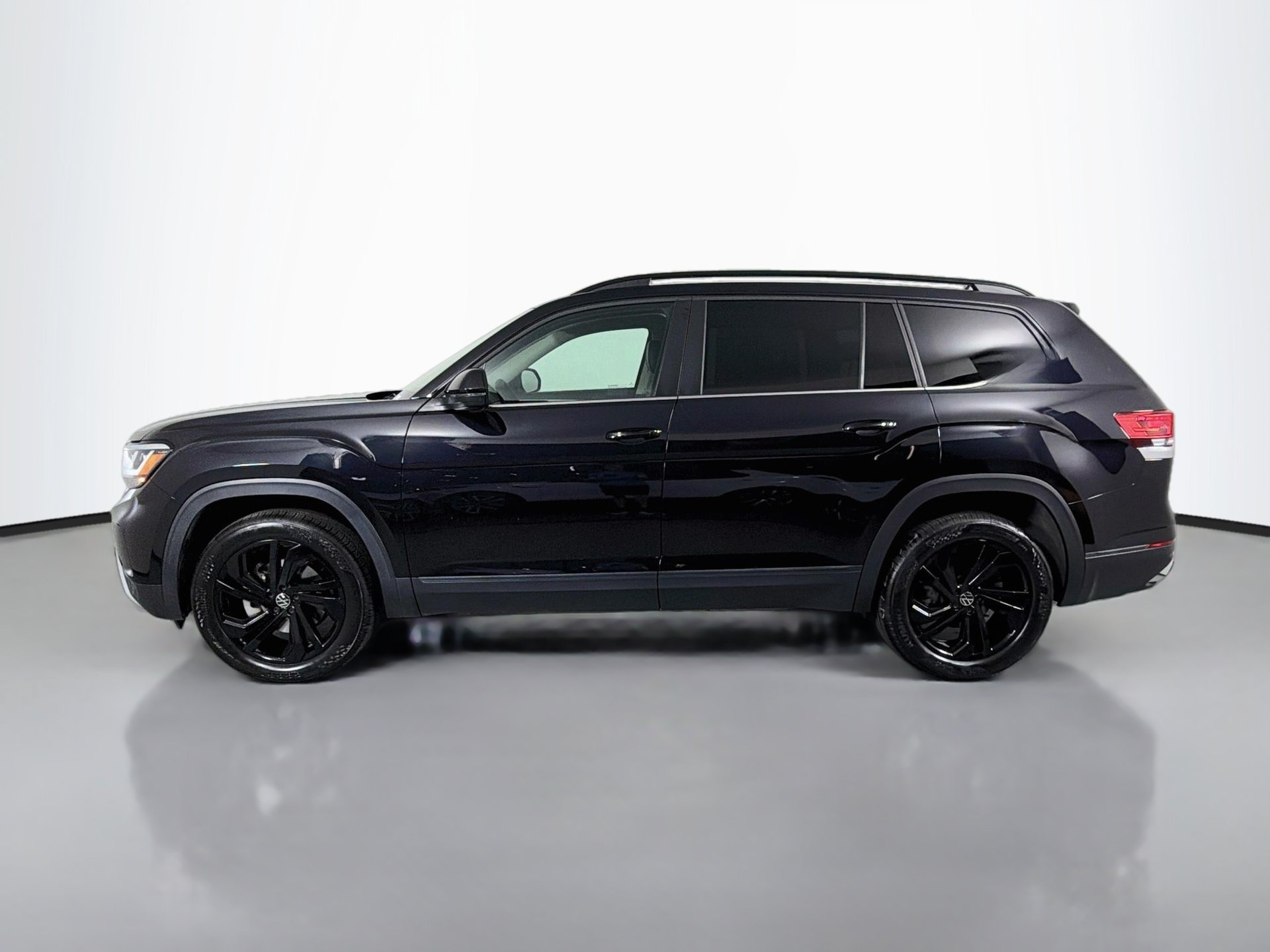 Used 2023 Volkswagen Atlas SE w/ Panoramic Sunroof Package FWD image 8