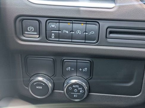Used 2022 GMC Yukon SLE w/ Gmc Pro Safety Plus Package RWD image 19