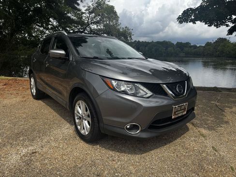 Used 2019 Nissan Rogue Sport SV w/ All-Weather Package AWD/4WD image 1