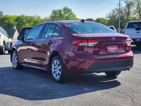 Used 2025 Toyota Corolla LE FWD image 5