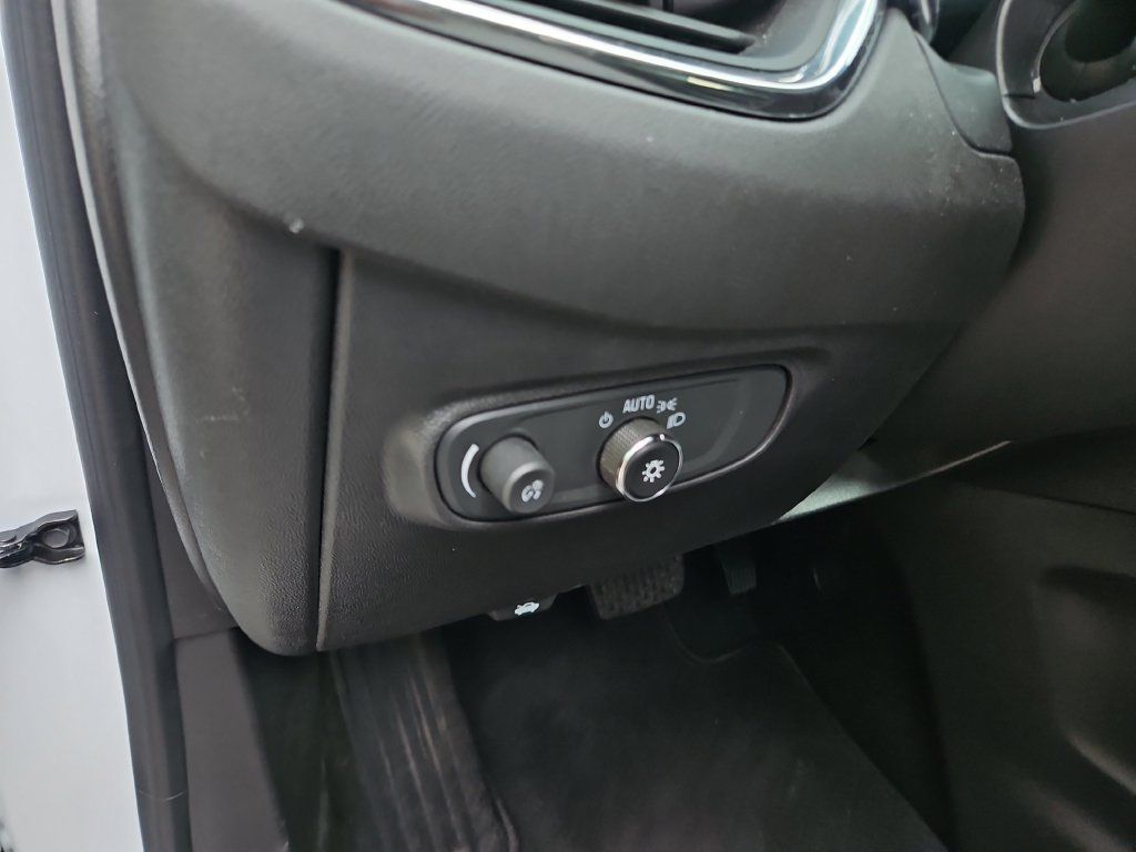 Used 2024 Chevrolet Equinox LS w/ LS Convenience Package FWD image 24