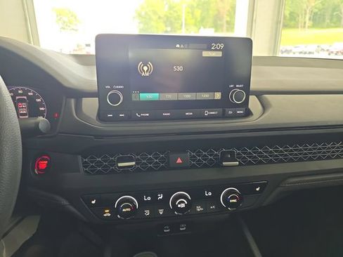 Used 2023 Honda Accord EX image 16