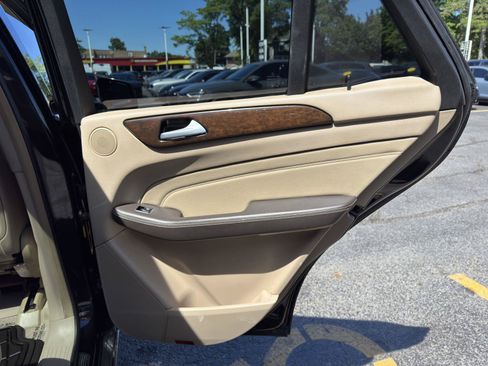 Used 2015 Mercedes-Benz ML 350 2WD w/ Premium 1 Package image 34