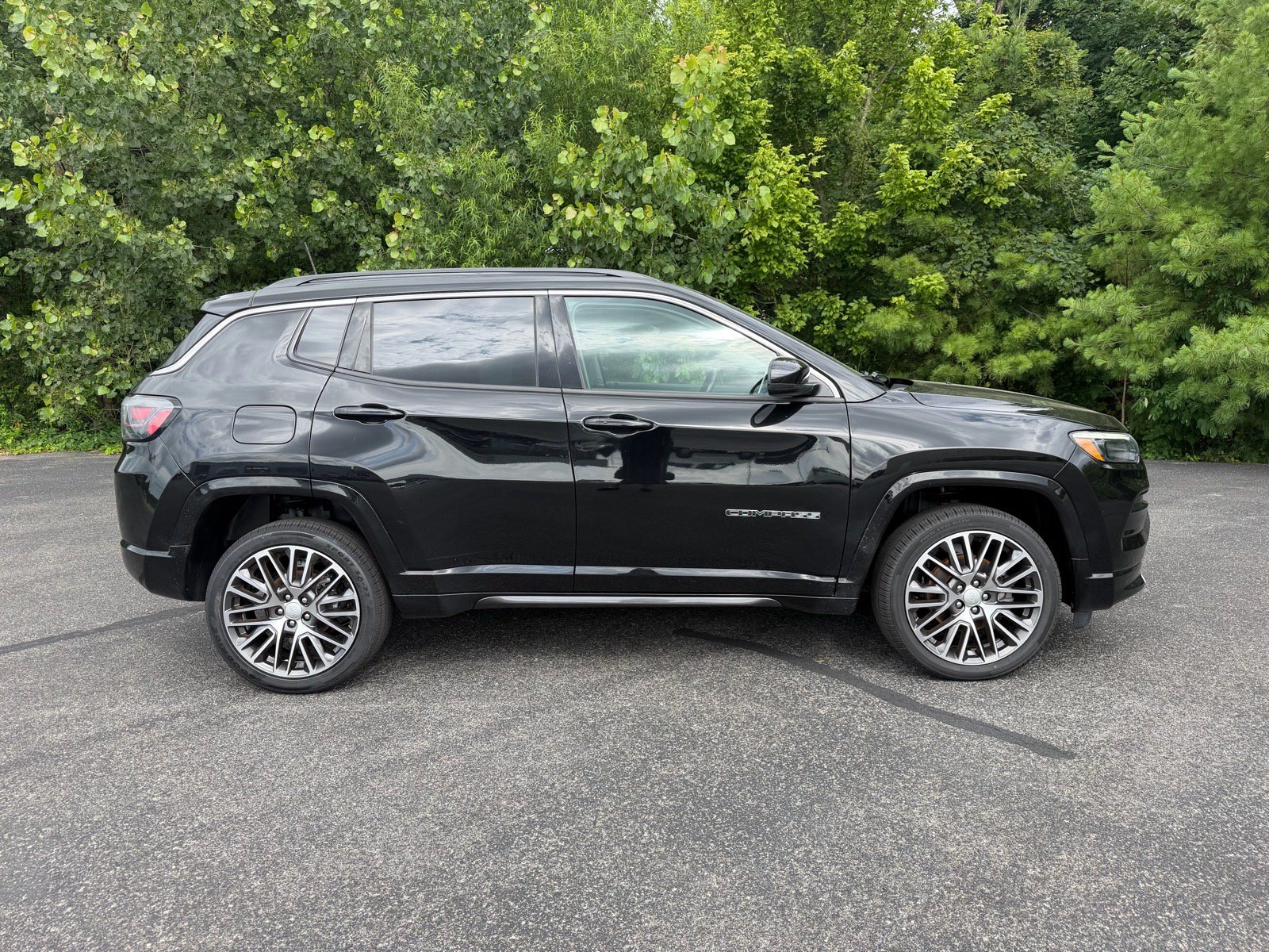 Used 2022 Jeep Compass Limited w/ Elite Group AWD/4WD image 18