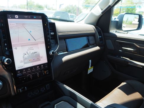 New 2025 RAM 1500 Limited image 18