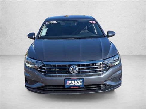 Used 2019 Volkswagen Jetta FWD image 2