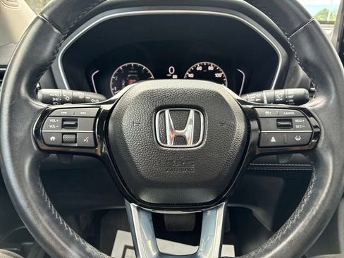 Used 2025 Honda Pilot Touring image 32