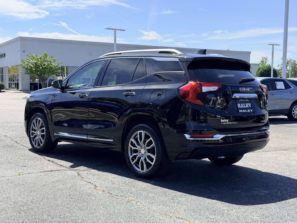 Used 2023 GMC Terrain Denali AWD/4WD image 4