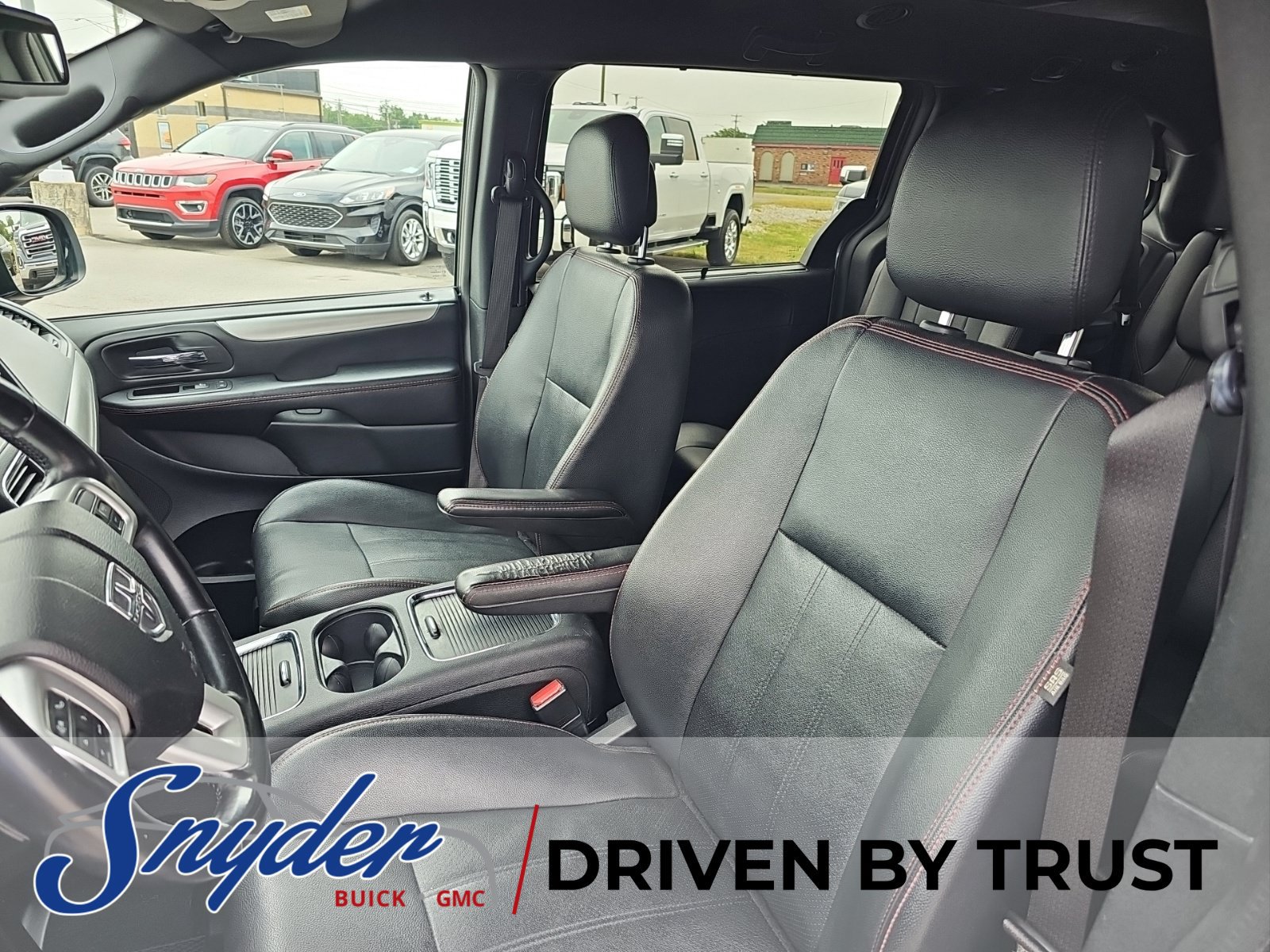 Used 2020 Dodge Grand Caravan GT FWD image 11