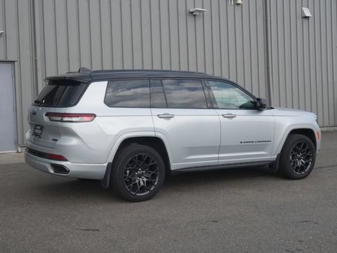 Used 2025 Jeep Grand Cherokee L Summit w/ Advanced Protech Group IV AWD/4WD image 14