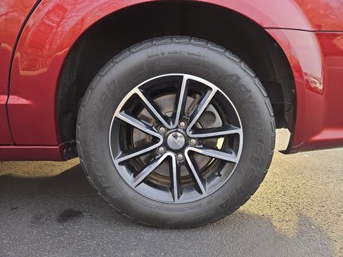 Used 2017 Dodge Grand Caravan SE image 10