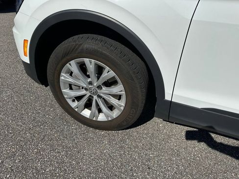 Used 2020 Volkswagen Tiguan S image 9