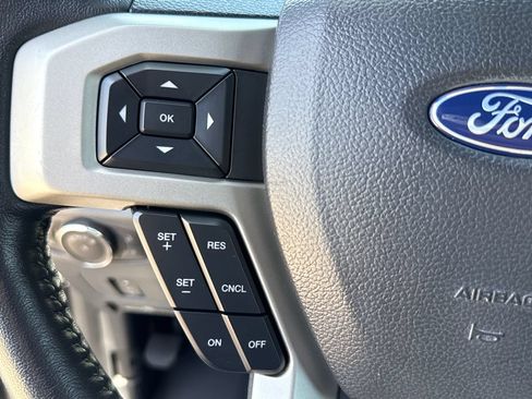 Used 2022 Ford F250 Lariat w/ Lariat Value Package AWD/4WD image 15