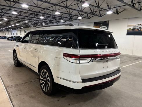 Used 2024 Lincoln Navigator L Reserve AWD/4WD image 5