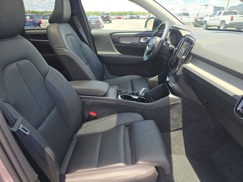 Used 2026 Volvo XC40 B5 Plus AWD/4WD image 13