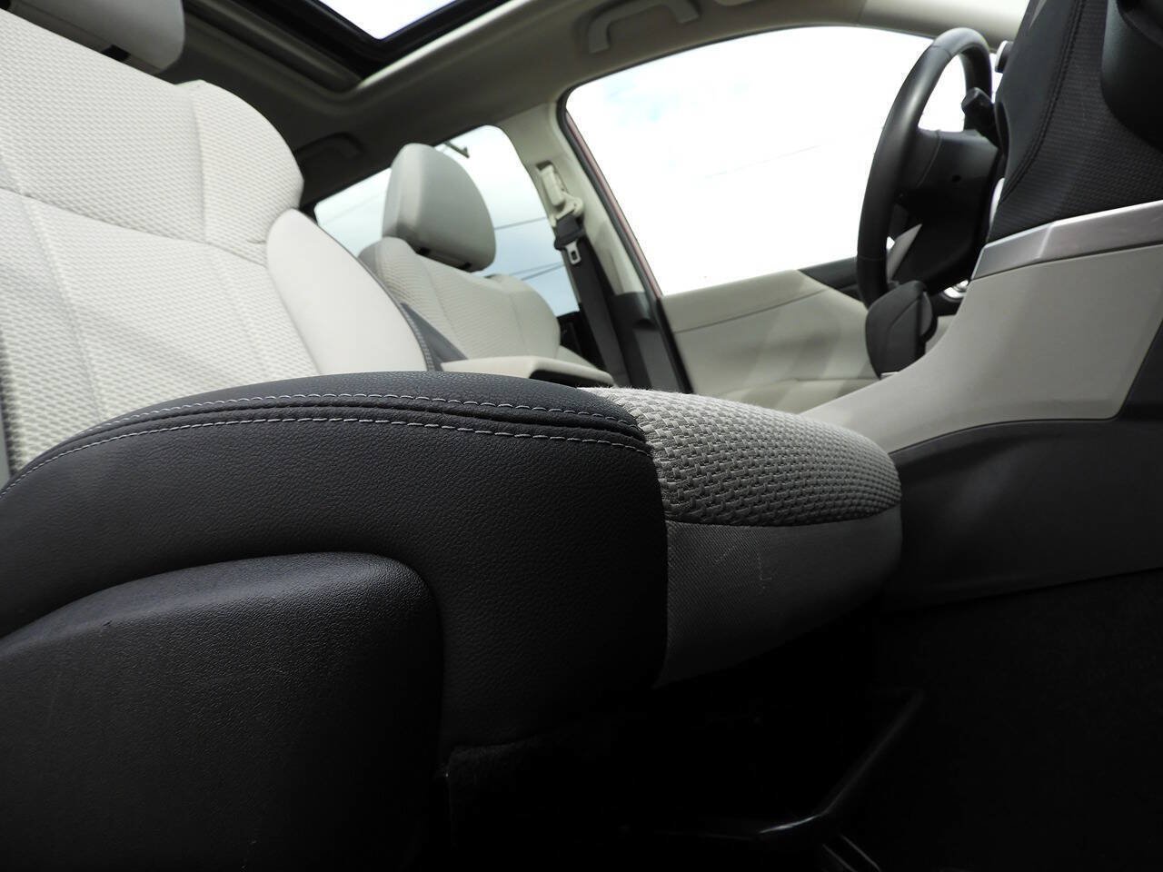 Used 2019 Subaru Forester Premium AWD/4WD image 38